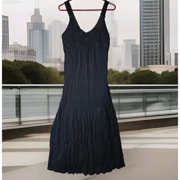 Old Navy Black Maxi Dress Size Medium With Fishnet Flower Detail Whimsigoth - Picture 1 of 10